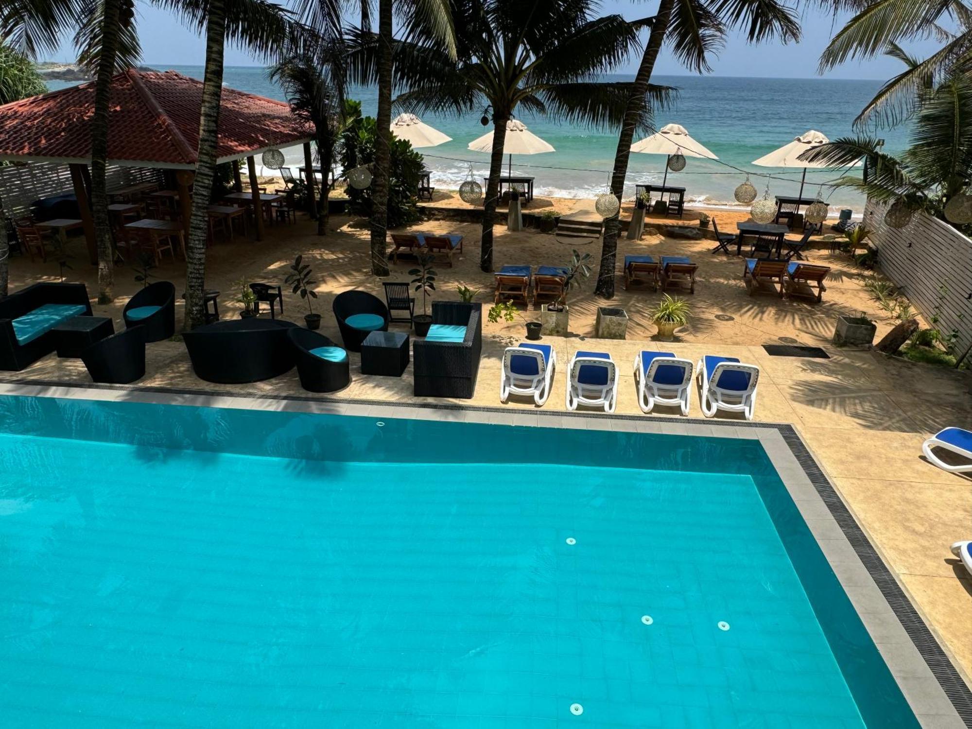 Nico Beach Hotel Хиккадува Экстерьер фото